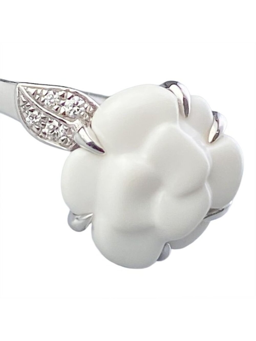 Chanel Camellia Camelia Ring - Picture 6 of 9